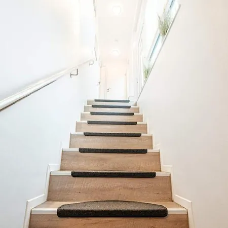 2 Seasons, Six Senses Apartamento