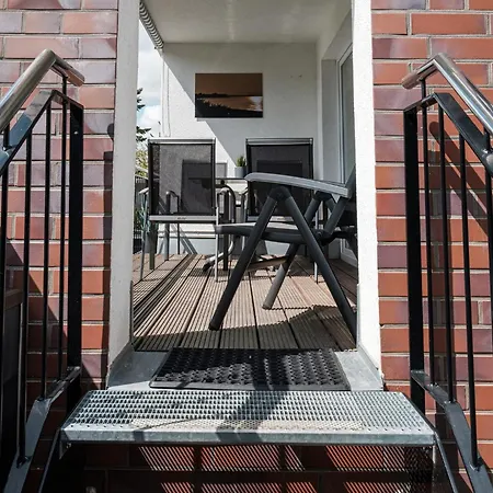 2 Seasons, Six Senses