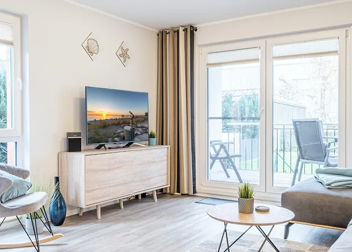 2 Seasons, Six Senses Apartman