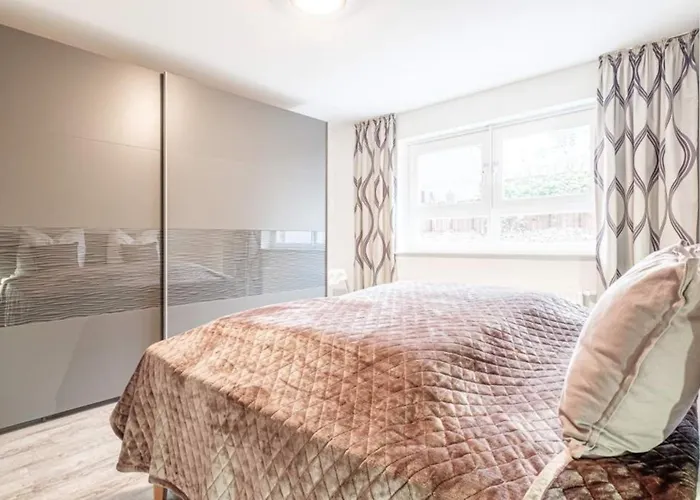 2 Seasons, Six Senses Apartman *