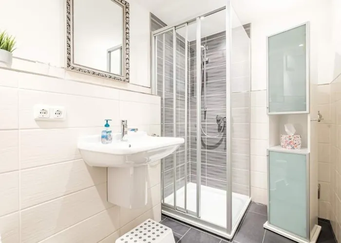 2 Seasons, Six Senses