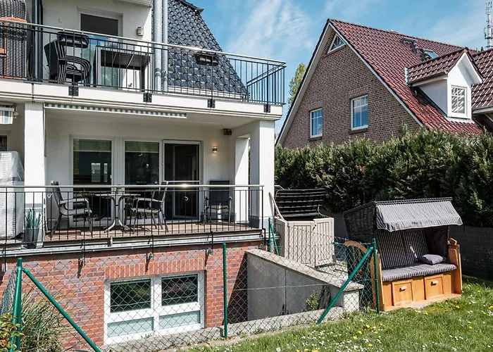 2 Seasons, Six Senses アパート